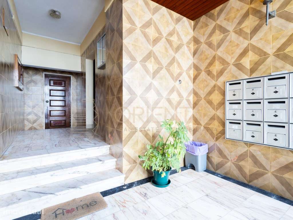 Apartamento T2+1 em Rio de Mouro-17
