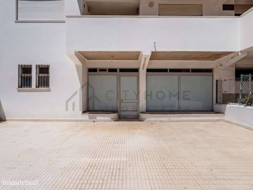 Espaço comercial com piscina e múltiplas possibilidades de negócio ...-14