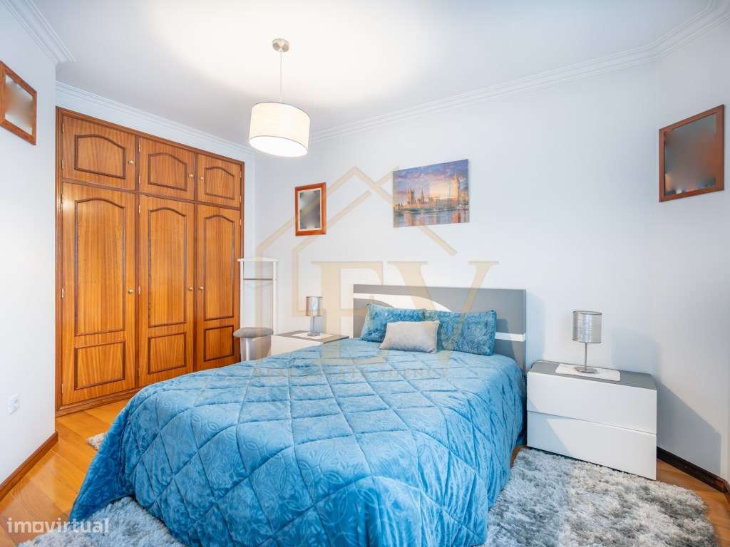 Moradia T4 em Aldão-40