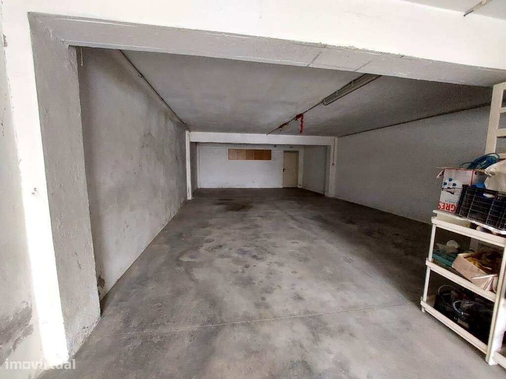 Garagens - Ferreiros - Grande imagem: 4/6