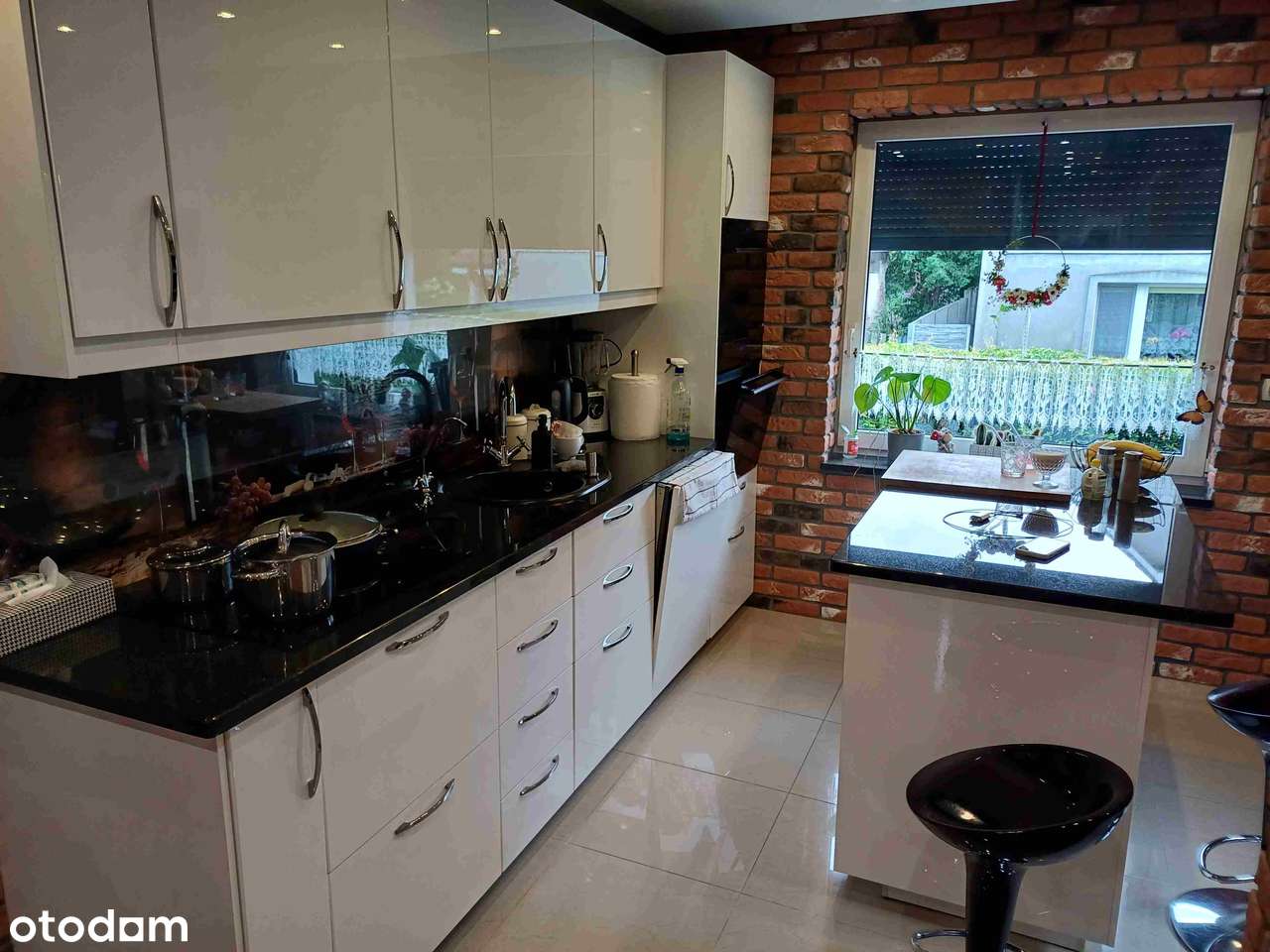 DOLINA BARYCZY - Dom wolnostojący na pięknej działce z własnym stawem-11