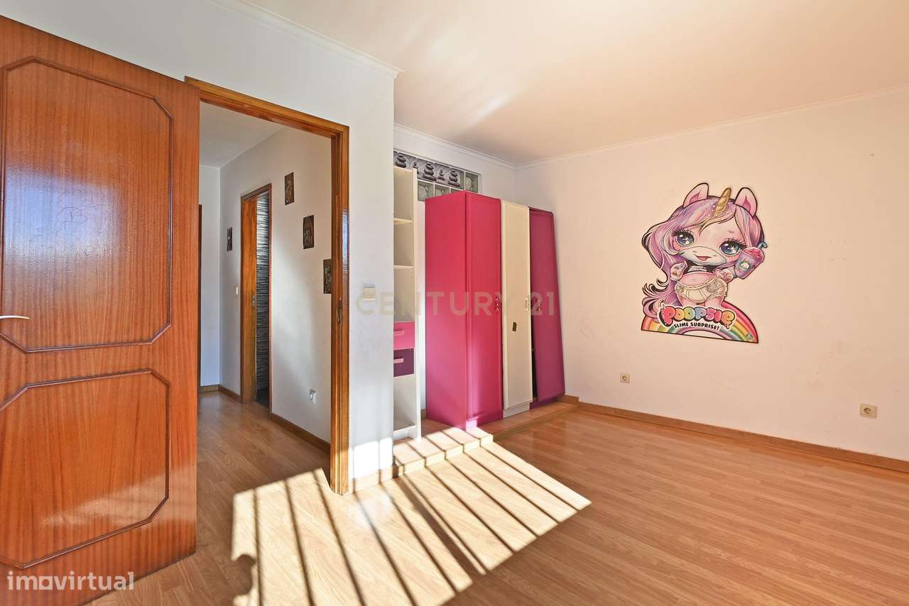 Moradia composta por Habitação, comercio e serviços-14