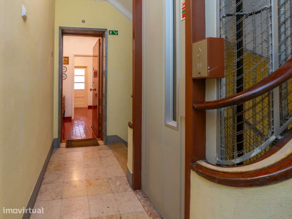 T2 com elevador na Graça-9