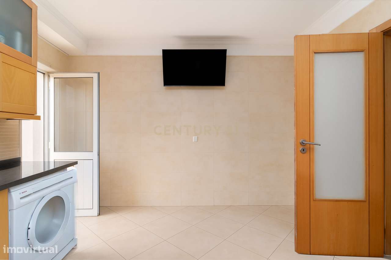 Moradia T3 2009- Quinta do Conde - Grande imagem: 2/23