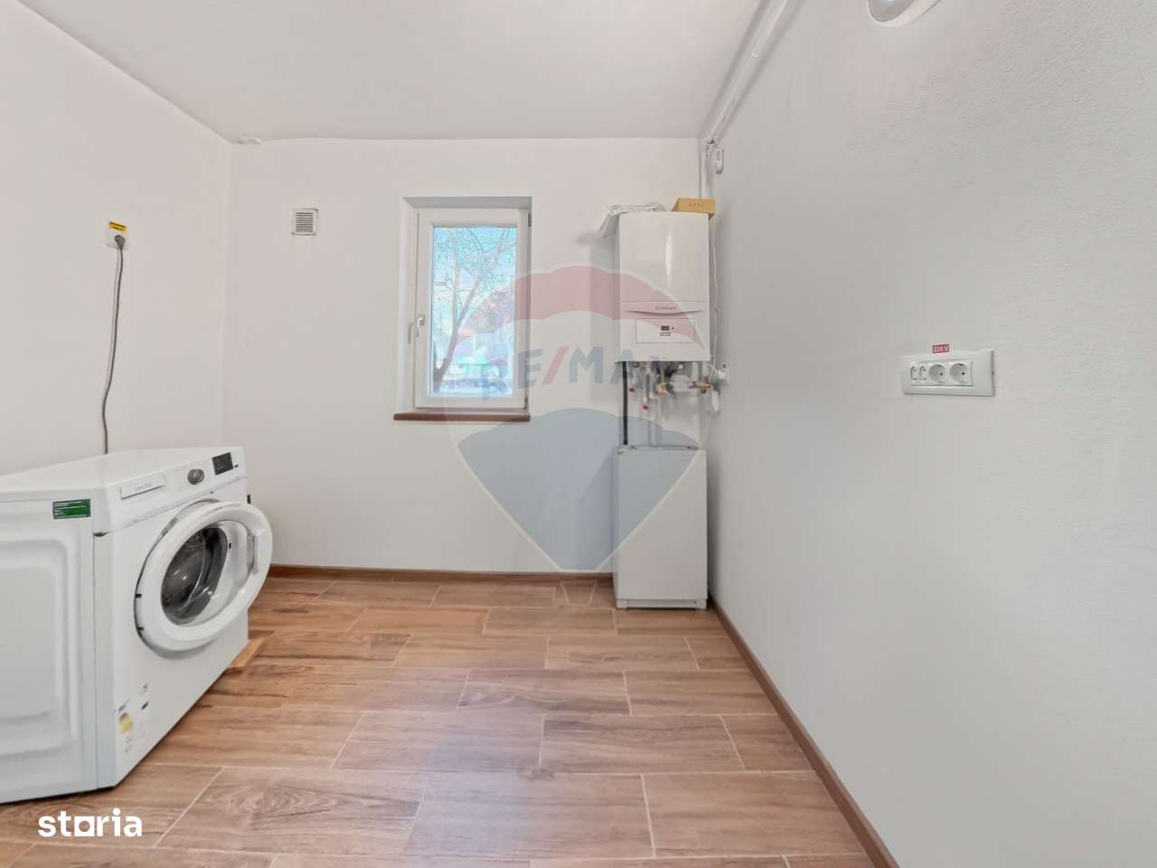 Rezervat! Spațiu comercial la parter de vânzare Mioritei - Bacau - Imagine principală: 4/7