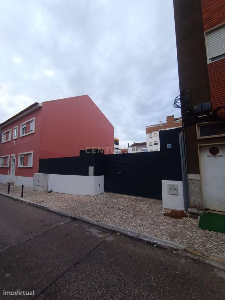 Apartamento T2 semi-novo, no Alto do Seixalinho, Barreiro-38