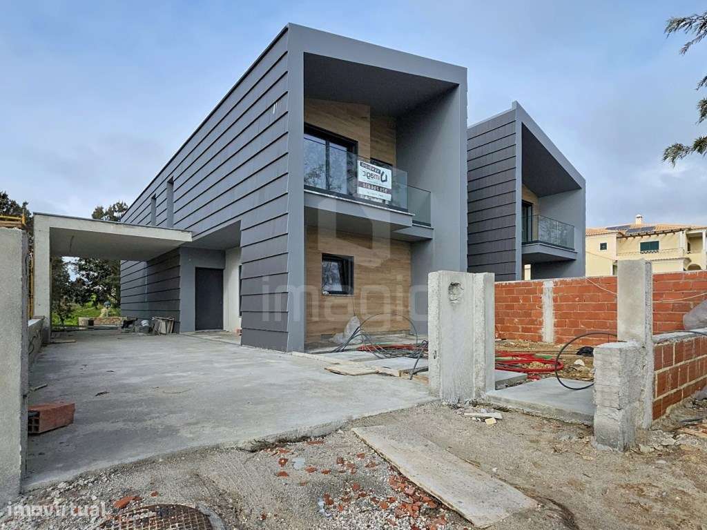 Moradia T3+1 Ericeira com piscina e jardim-0