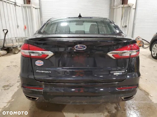 Ford Fusion 2.0 EcoBoost Titanium - 5
