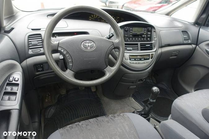 Toyota Previa - 20