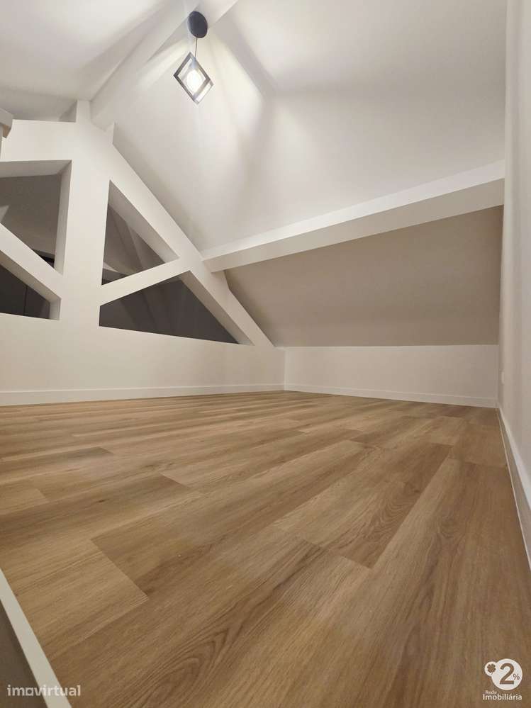 Moradia T0 Duplex totalmente remodelada no Bonfim-14