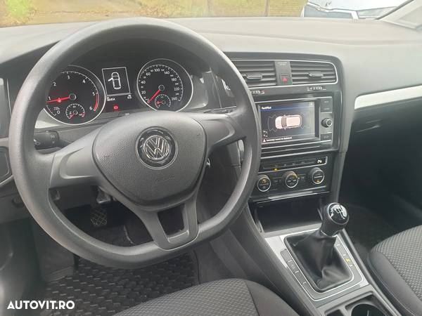 Volkswagen Golf 1.6 TDI Trendline - 22