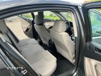 Volkswagen Passat 2.0 TDI DPF BlueMot Comfortline - 21