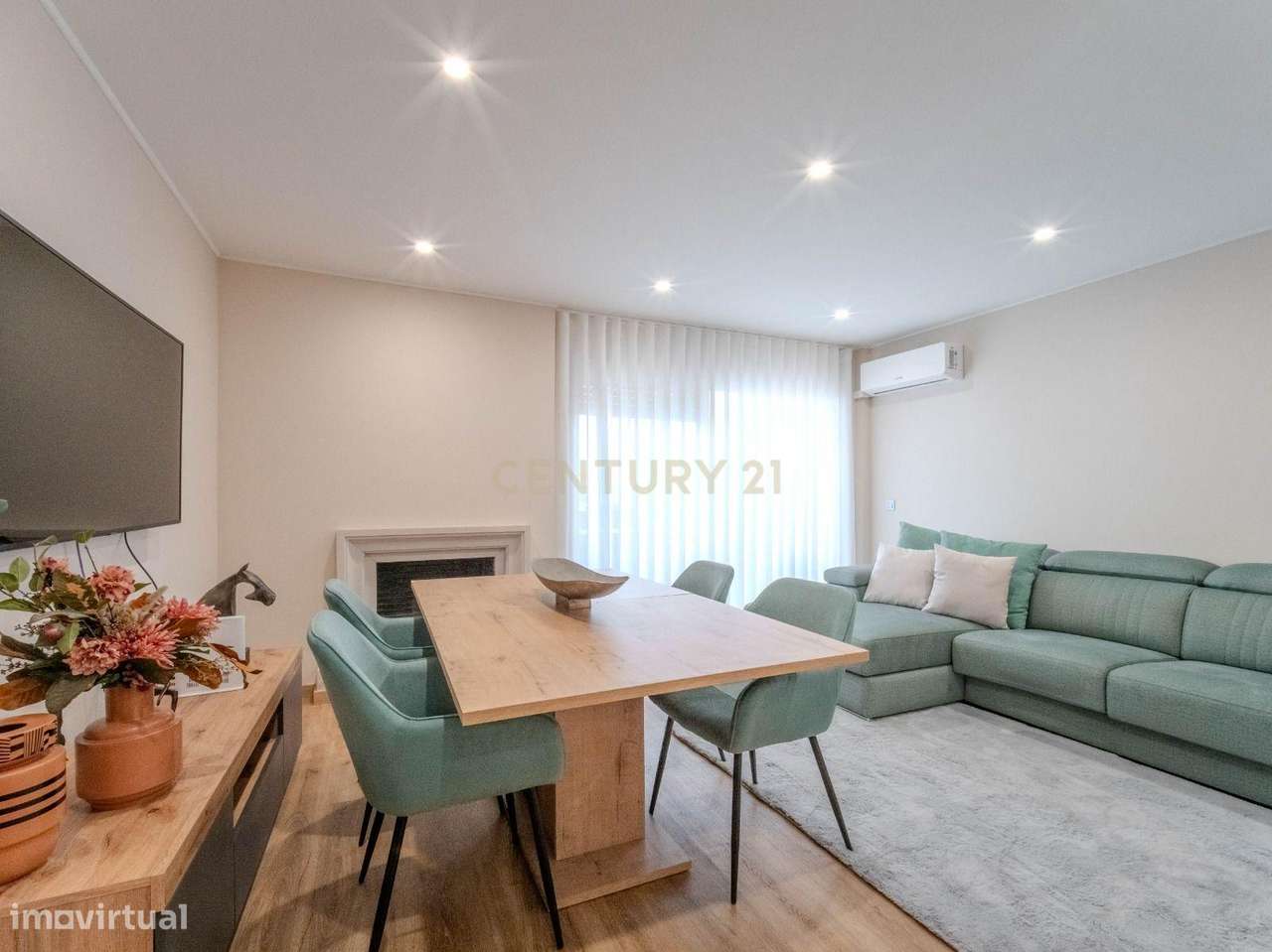 Apartamento T3 Renovado com Terraço e Garagem – Águas Santas - Grande imagem: 4/42