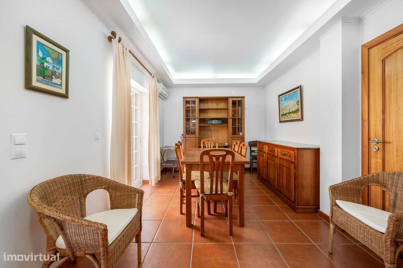 Moradia Isolada T3 com jardim, Aroeira, Almada-11