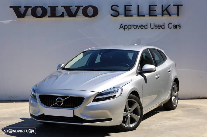 Volvo V40 2.0 D2 Momentum - 1