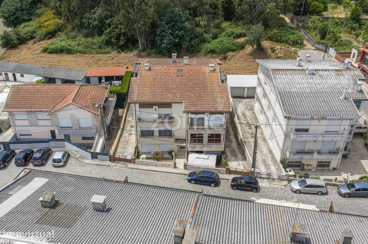 Apartamento T3 Renovado com Garagem Box em Águas Santas-21