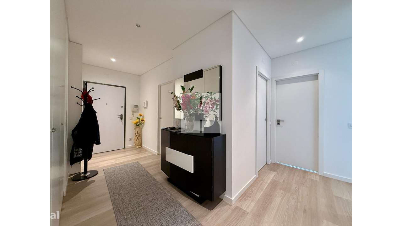 Luxuoso T-3 na Qtª Santa Maria-23