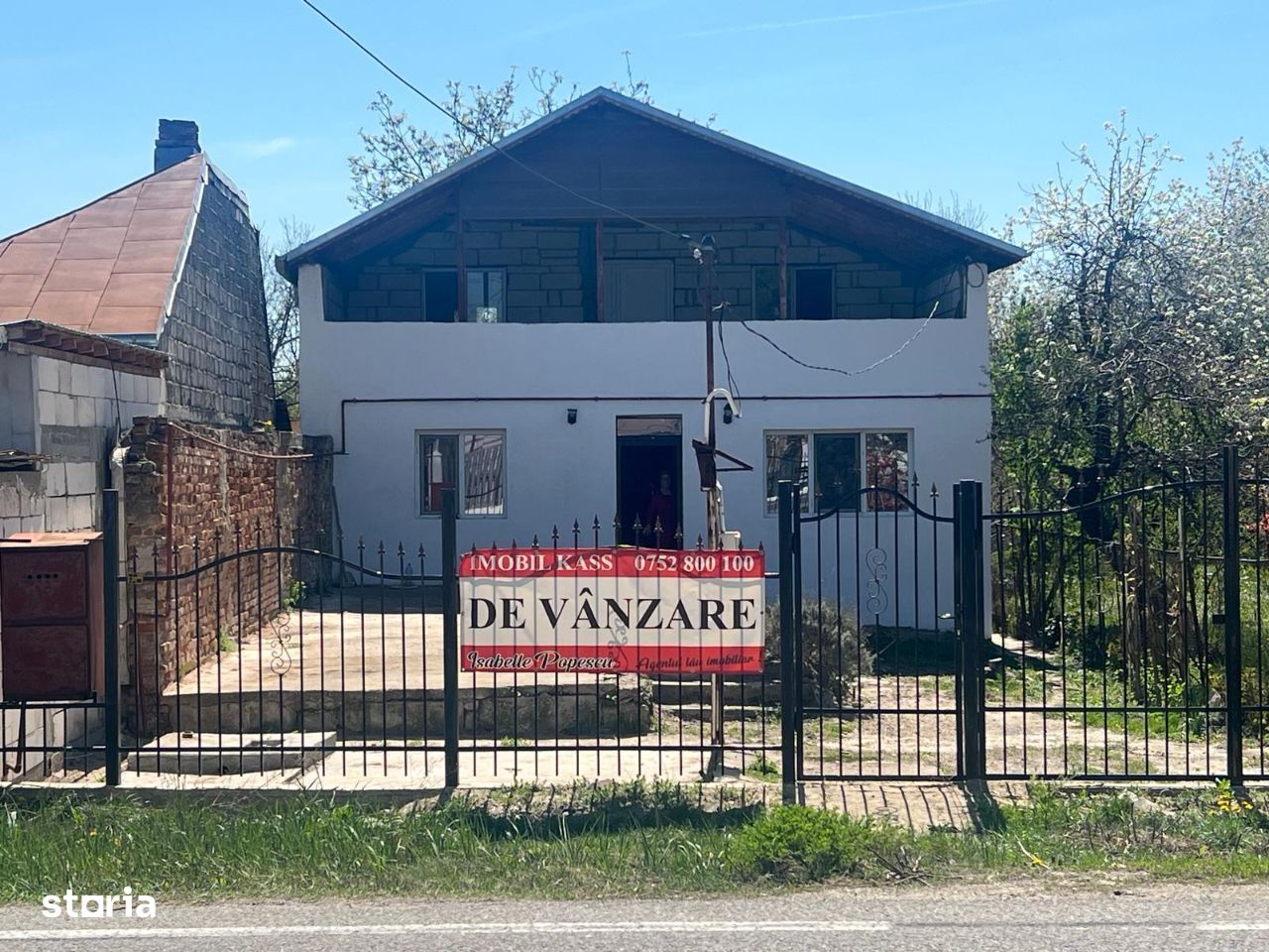 Vanzare casa P+M, Razvad, Str.Principala