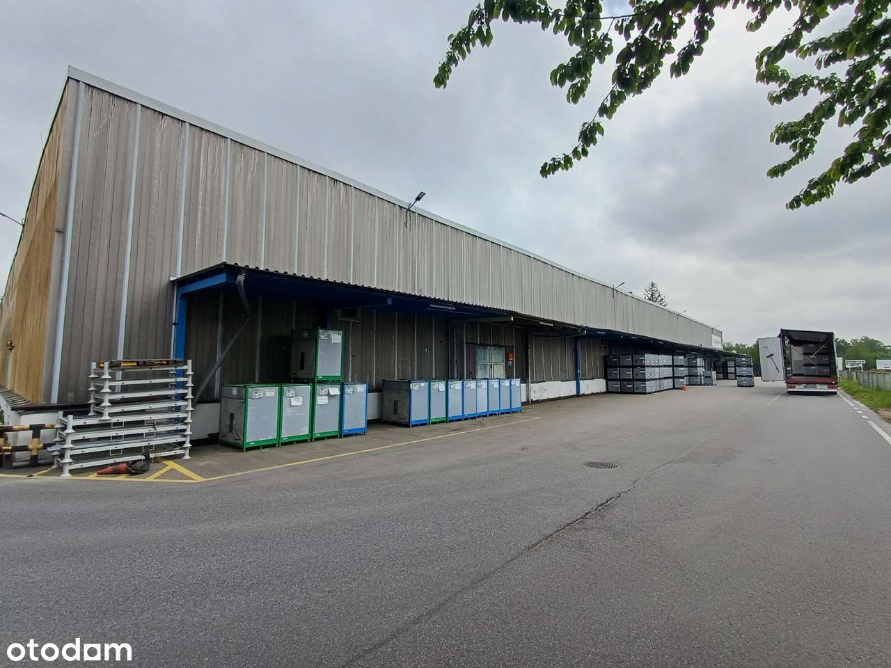 Na sprzedaż atrakcyjny kompleks magazynowy z długą umową najmu 4 870m²-0