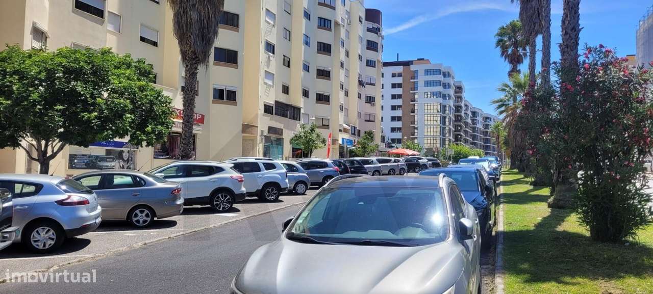 LOJA NA AVENIDA DAS DESCOBERTAS INFANTADO LOURES 180 M2 E 2 ENTRADAS-2
