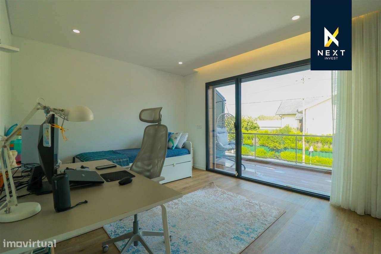 Moradia Geminada T4 com Piscina – Viseu-37