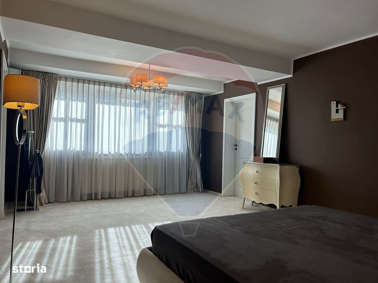 De vanzare apartament de lux pe Blvd. Decebal-12