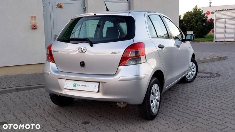 Toyota Yaris 1.0 Active - 8