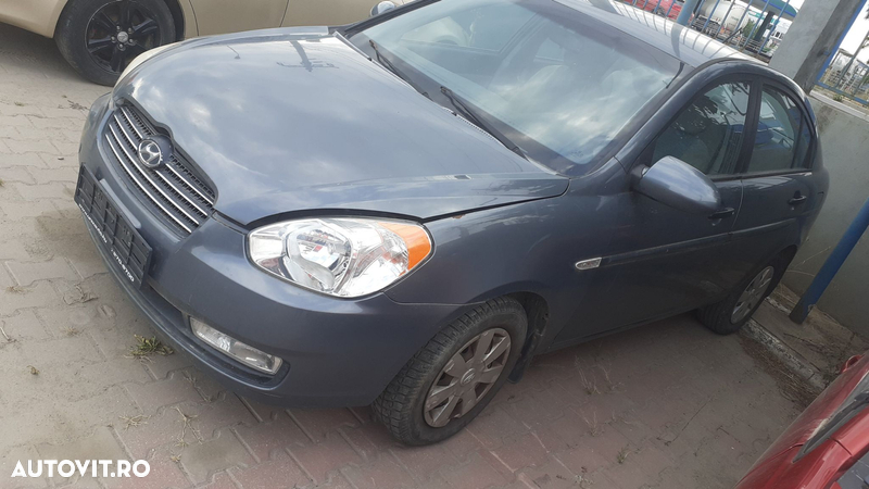 Luneta Hyundai Accent 2008 Berlina Albastru - 3