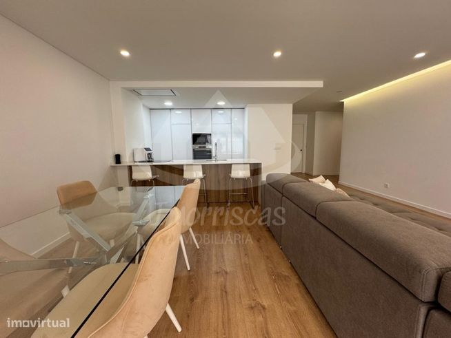 Apartamento T4 seminovo com terraço, no Parque das Oliveiras em Cam...-0