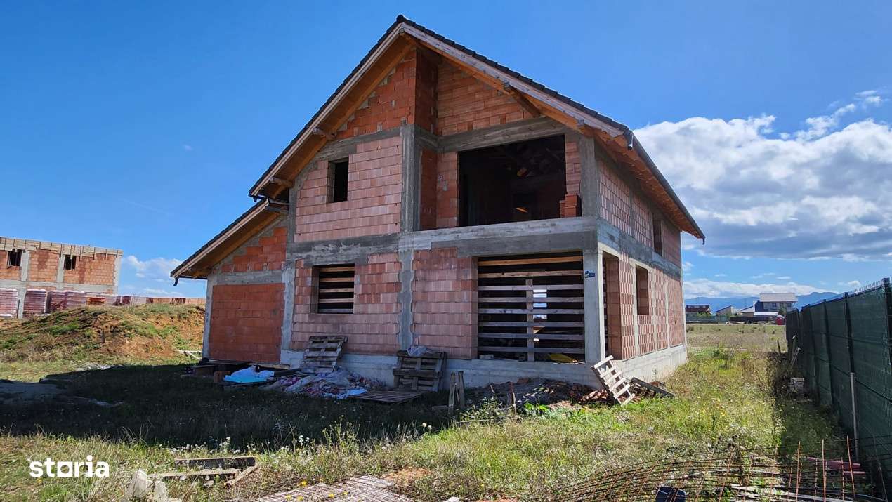 Casa la rosu in Sanpetru - zona Livada - Imagine principală: 5/7