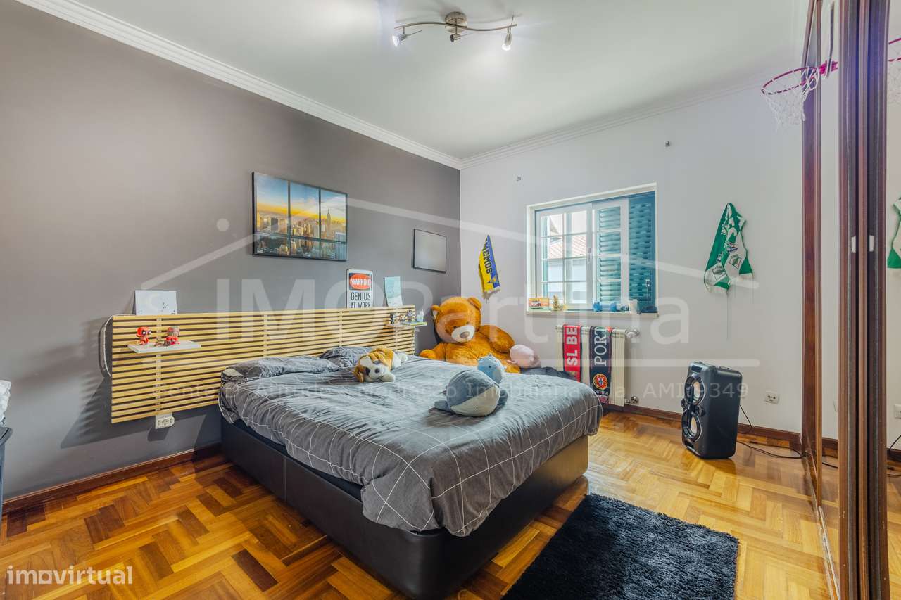 Moradia T5 Isolada com Potencial | 197 m² | São Domingos Rana-21