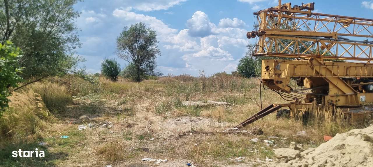 Vand teren intravilan, Pitesti, iesire spre Albota, in sup de 30000 mp - Imagine principală: 5/8
