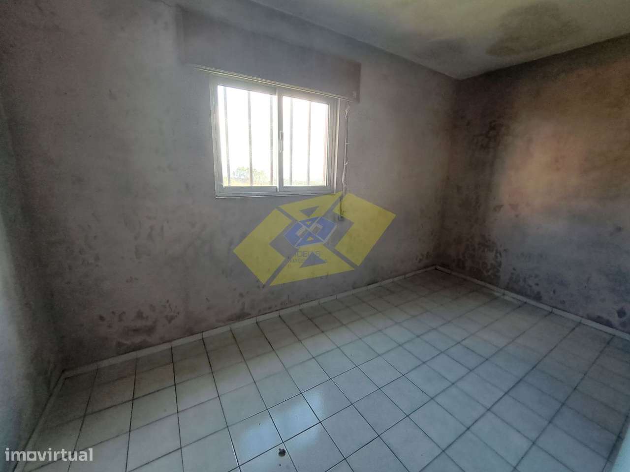 Moradia T3 em Agilde (Celorico de Basto)-4