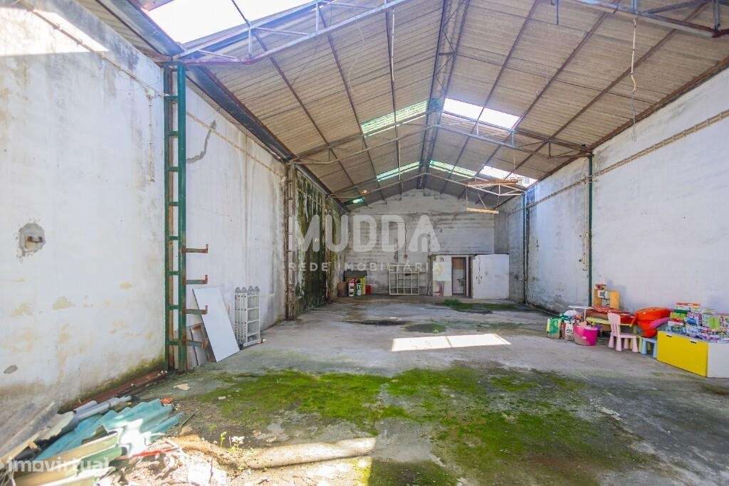 Armazém com potencial construtivo de habitação até 3 pisos-5