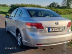 Toyota Avensis 2.0 Premium - 11