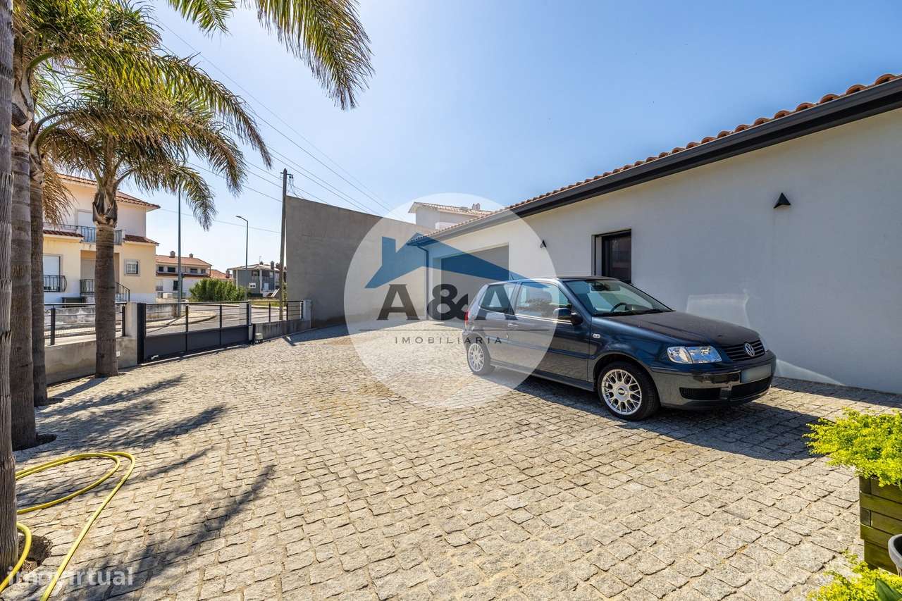 Moradia Térrea Semi-nova com Elevada Eficiência Energética a Apenas...-55
