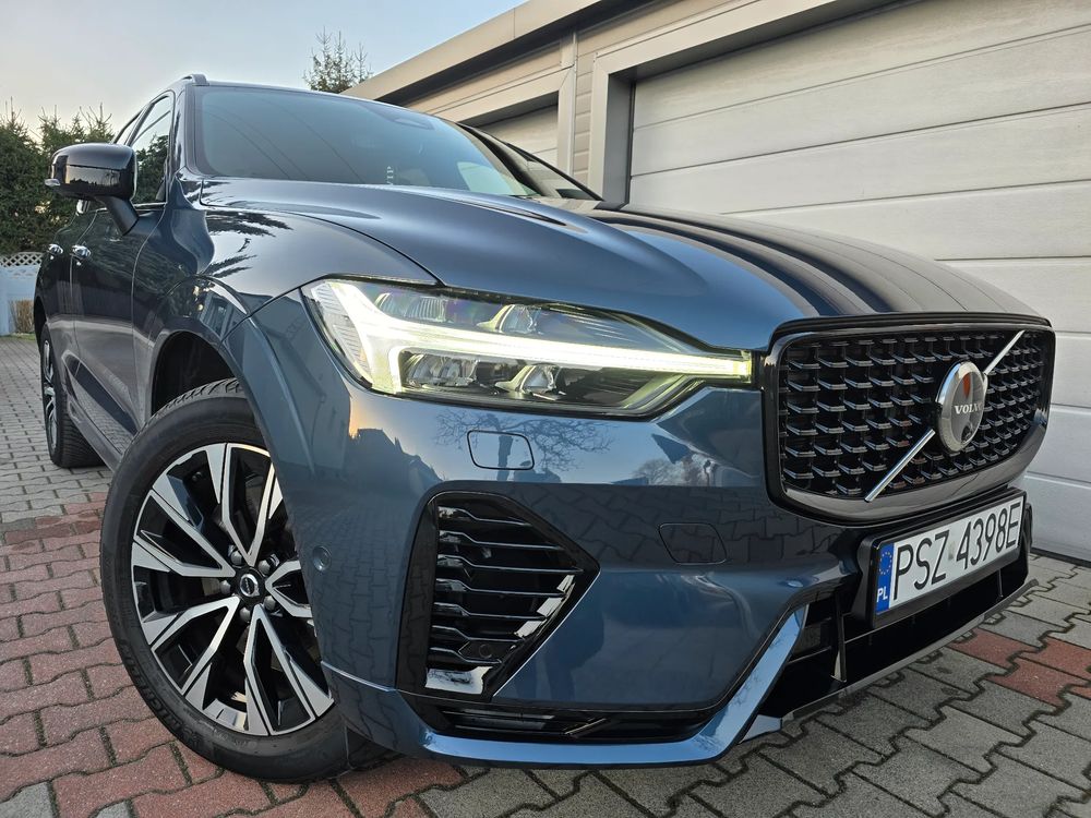 Volvo XC60 II T6 Plug-In Hybrid AWD Plus Dark 2024