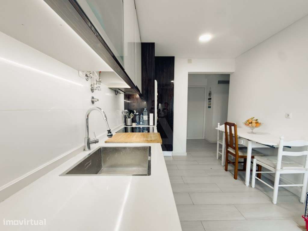 Apartamento T3 em Agualva com Arrecadação - Grande imagem: 2/22