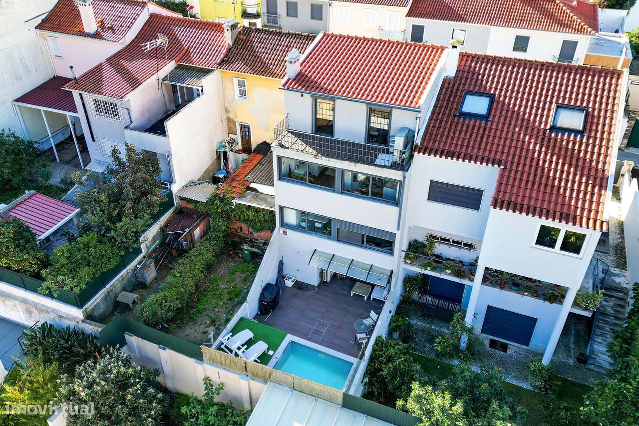Moradia T4/5 com Piscina no Bairro de Santa Cruz – Benfica, Lisboa-32