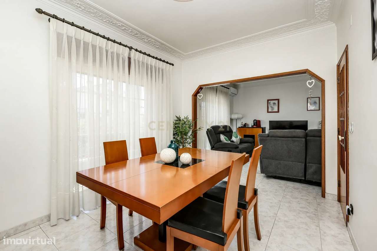 Excelente Moradia T3+1 em Vale de Milhaços, Seixal-4
