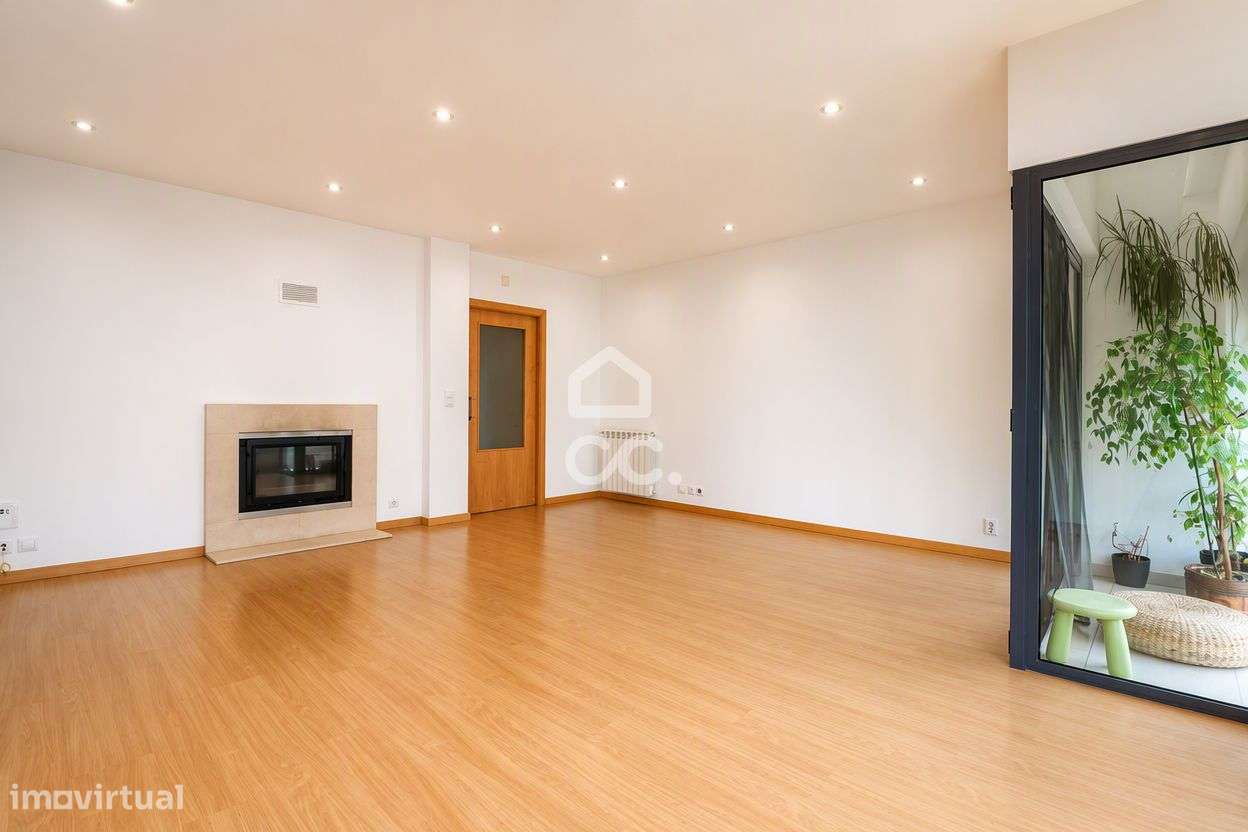 Apartamento T3 com garagem na Quinta de São Luís, Pereira.-4