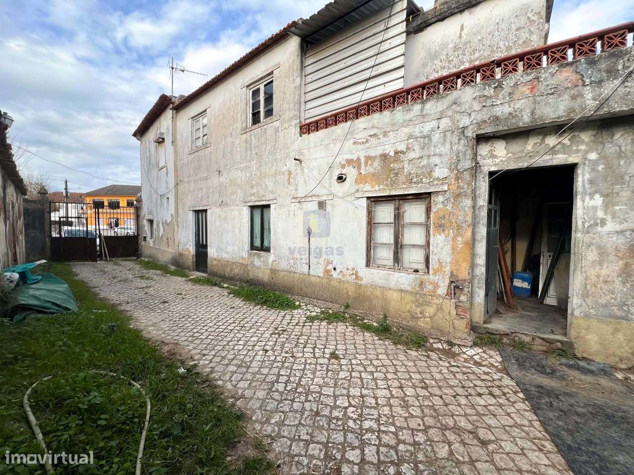 Baixa de Preço !!!! Villa para Recuperação na Labrujeira - Ventosa - A - Grande imagem: 5/45