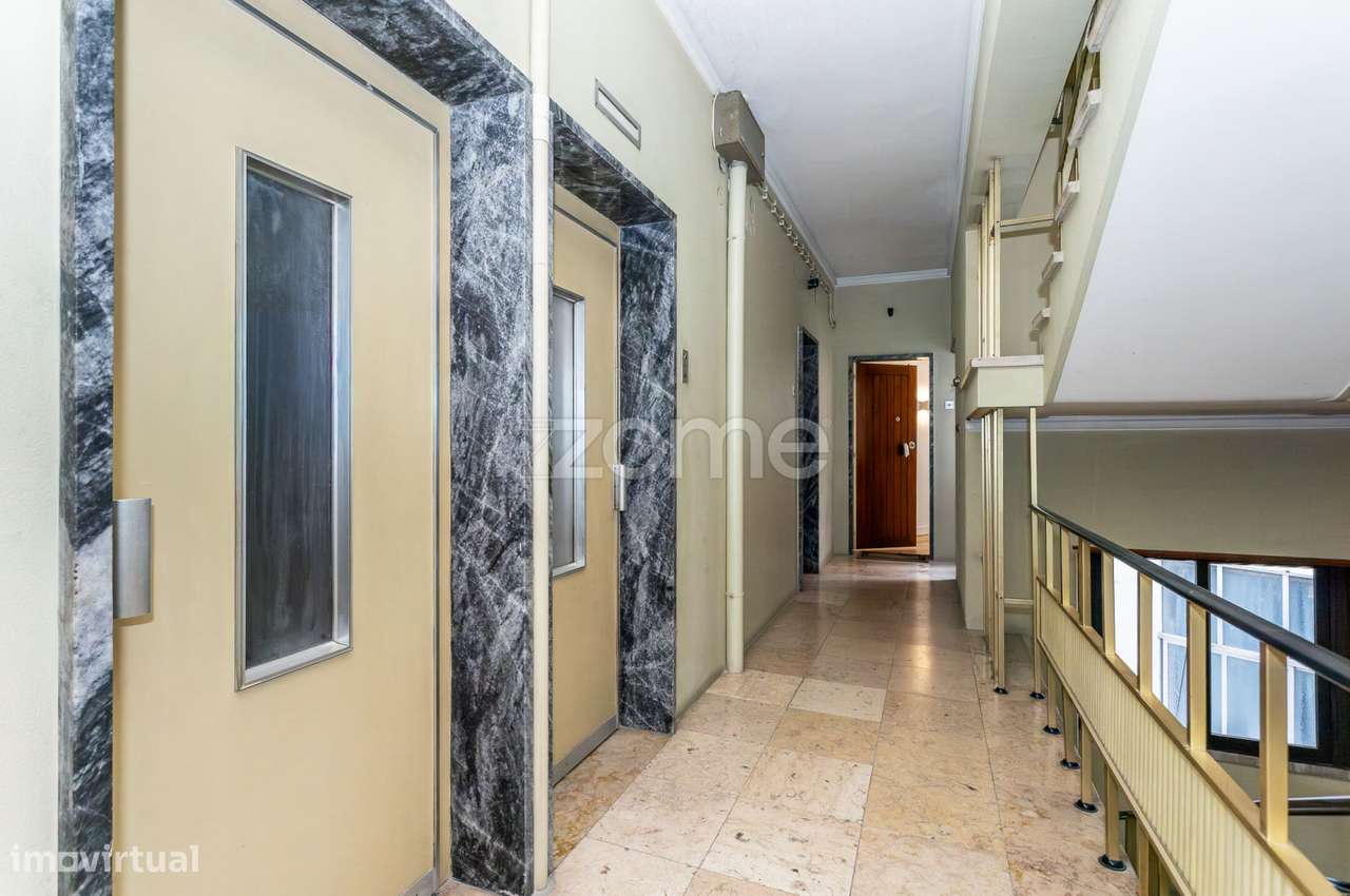 T2 Remodelado na Av. Duque de Loulé, junto ao Marquês de Pombal-5