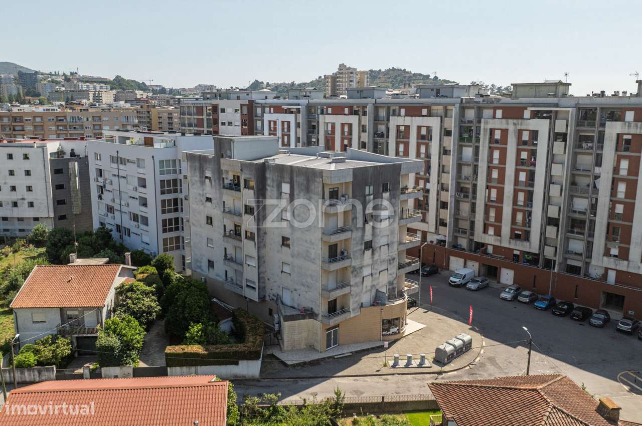 Apartamento T3 com Suíte em São Vítor, Braga-27