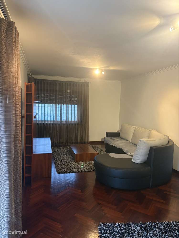 Apartamento T3 R/chão - Paços de Brandão - Grande imagem: 4/21