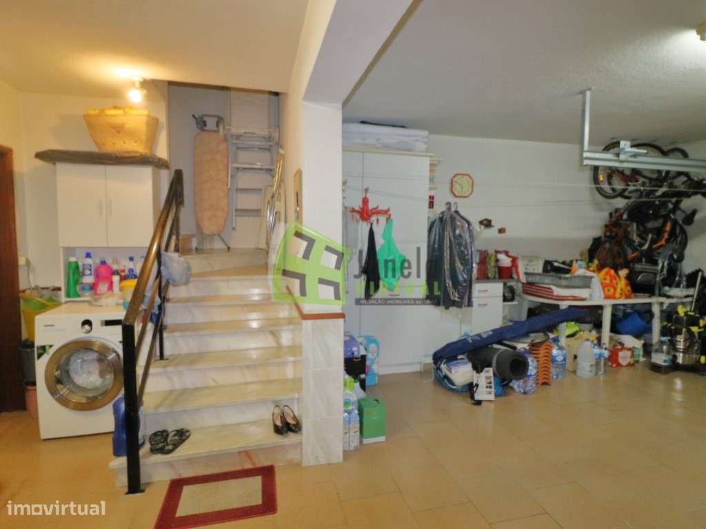 Moradia T3+1 com Quintal, Garagem em Vale de Milhaços-40