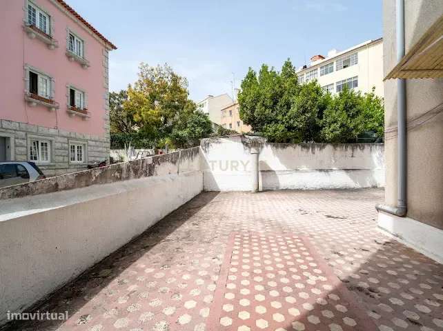 Prédio de Investimento Premium no Centro de Almada | Vista Rio | Eleva-35