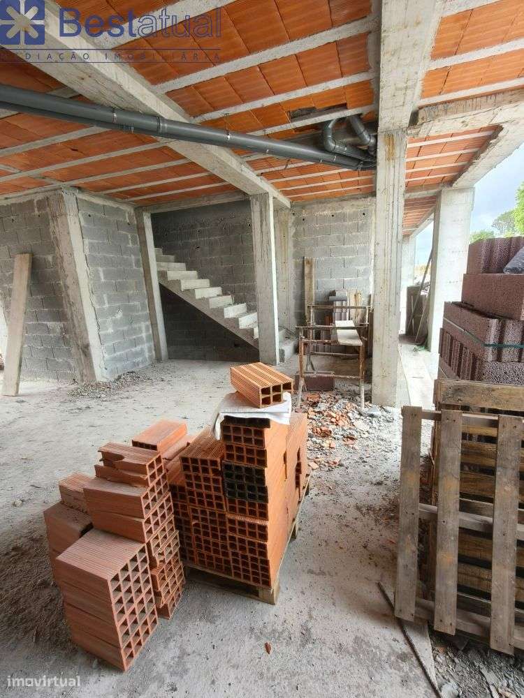 Moradia T 3 em fase de construção - Ótimos Acabamentos-11