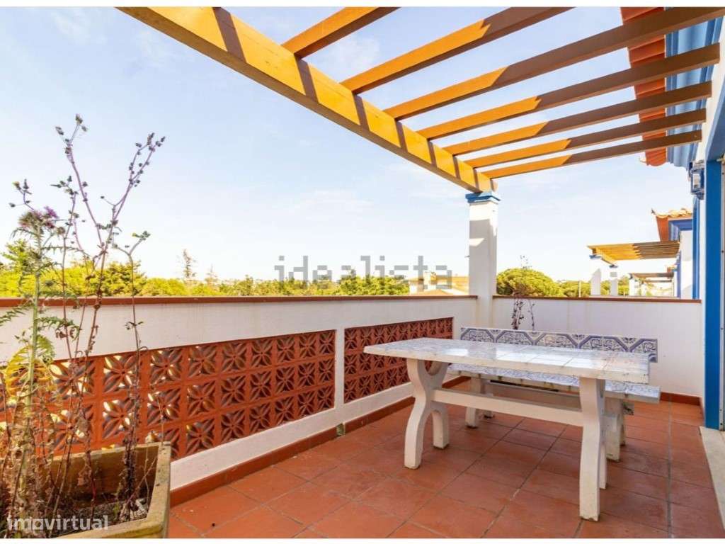 Moradia T4 com Piscina e Jardim nas margens da Lagoa-28