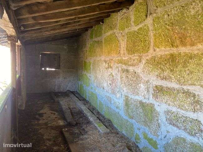 Moradia T2 para venda em Azias (Santa Maria), Ponte da Barca.-13